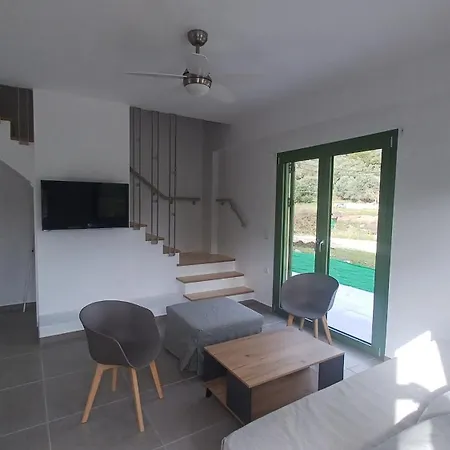 Miliasia Kondaraíni Extérieur photo